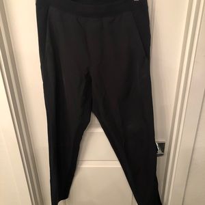 Mens Lululemon License to Train pant in black size L